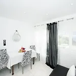 White Star Natasa Mykonos Town